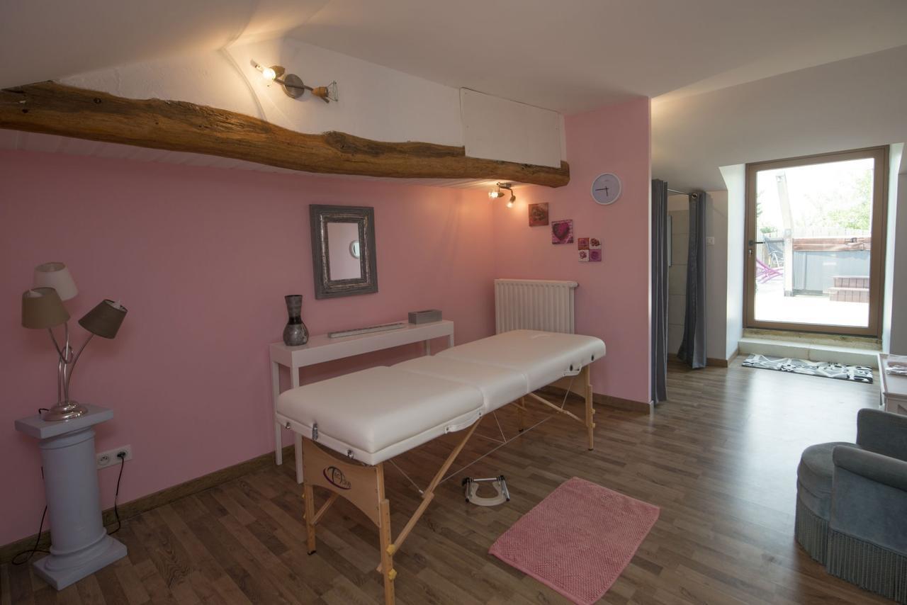 Chambres D'Hotes Les Delices De La Roche Louresse-Rochemenier Exterior photo